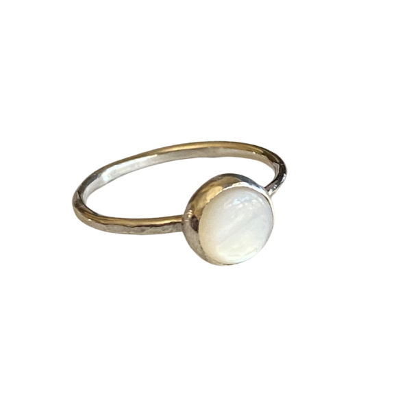 Single Mother of Pearl Ring